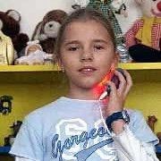 J'ai 10 ans.... Votre dispositif m'a aidé et le meilleur, c'est que lorsque quelque chose me fait mal, je peux le faire briller moi-même....